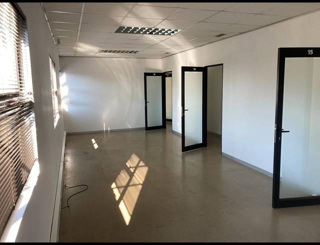 183M² OFFICE TO LET IN GILLITTS